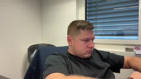 Snapshot of hornyboy95300 chatting on 12.27.24 hornyboy95300 online show from 12.27.24