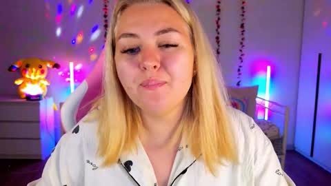 Snapshot of hornycakee chatting on 09.12.25 HornyCakee online show from 09.12.25