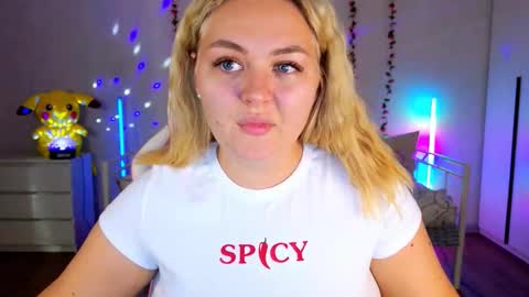 Snapshot of hornycakee chatting on 09.17.25 HornyCakee online show from 09.17.25