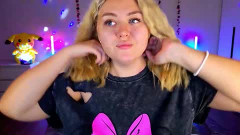 Snapshot of hornycakee chatting on 09.22.25 HornyCakee online show from 09.22.25