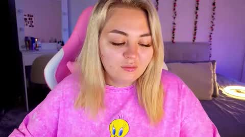 Snapshot of hornycakee chatting on 10.21.25 HornyCakee online show from 10.21.25