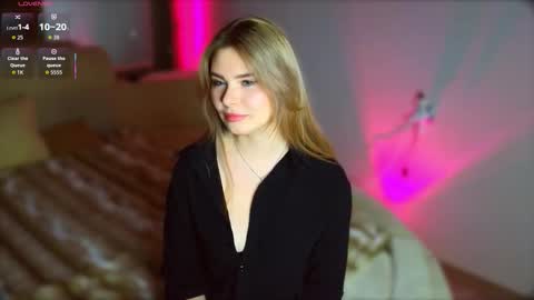 Snapshot of hornycharisma chatting on 02.25.26 Jolly online show from 02.25.26