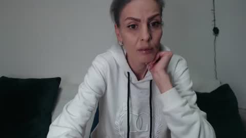 AshlineKatte online show from 12.26.24