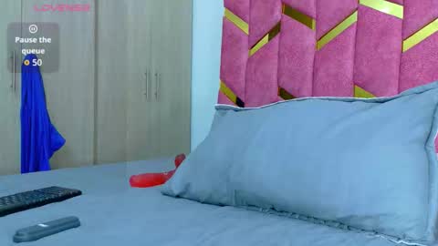 Snapshot of hornyhousekeeper_ chatting on 10.25.25 Valentina online show from 10.25.25