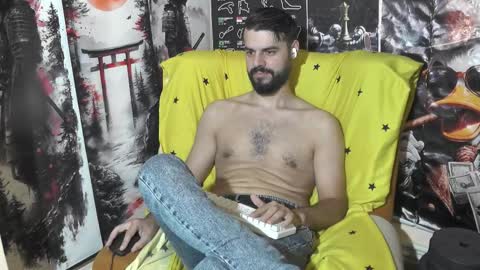 Snapshot of hornymaster93 chatting on 10.08.25 hornymaster online show from 10.08.25