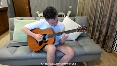 Snapshot of hornypuca chatting on 10.05.25 Puca  Tam online show from 10.05.25
