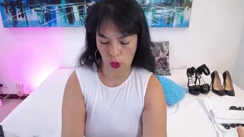 Snapshot of hornystepmommy_ chatting on 04.27.26 LILY online show from 04.27.26