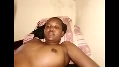 Snapshot of hornyy_cutie chatting on 01.27.25 Its Cora online show from 01.27.25