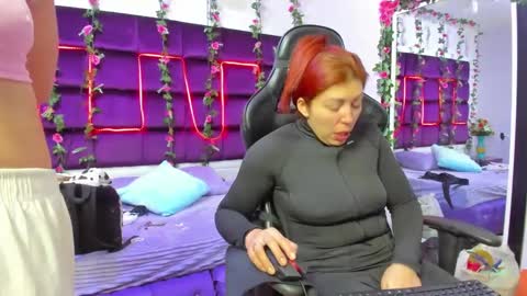 hornyy mom online show from 09.23.25