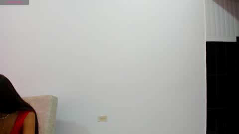 Snapshot of horrny_18_victoria chatting on 01.31.25 ronald and victoria online show from 01.31.25