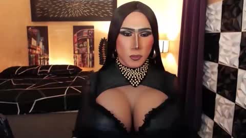 Snapshot of horsecockjessica chatting on 10.10.25 horsecockjessica online show from 10.10.25