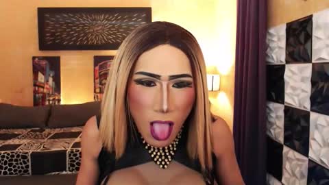 Snapshot of horsecockjessica chatting on 10.19.25 horsecockjessica online show from 10.19.25