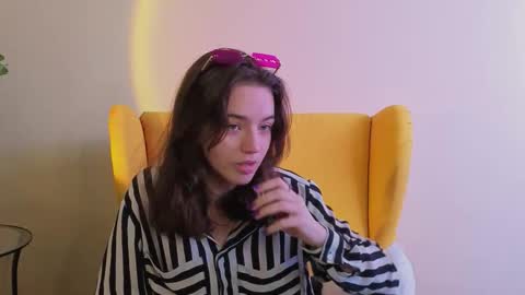 Mia online show from 10.02.25