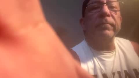 Snapshot of hoss43040 chatting on 09.21.25 hoss43040 online show from 09.21.25