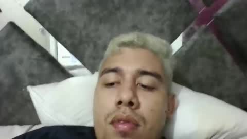 Snapshot of hot2512 chatting on 12.18.25 hot2512 online show from 12.18.25