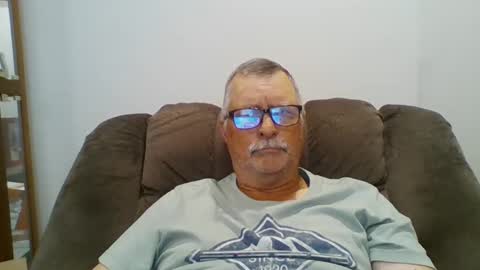 Snapshot of hot4tightholes chatting on 09.19.25 hot4tightholes online show from 09.19.25