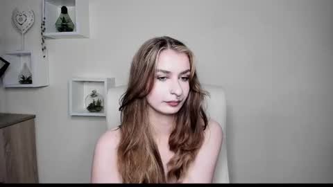 Snapshot of hot_1nina chatting on 10.23.25 NINA online show from 10.23.25