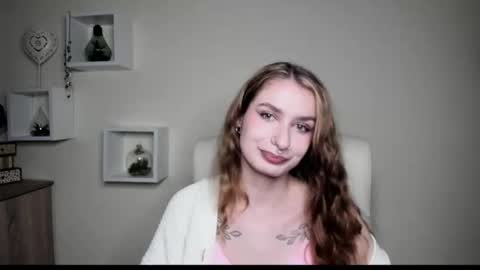 Snapshot of hot_1nina chatting on 10.27.25 NINA online show from 10.27.25