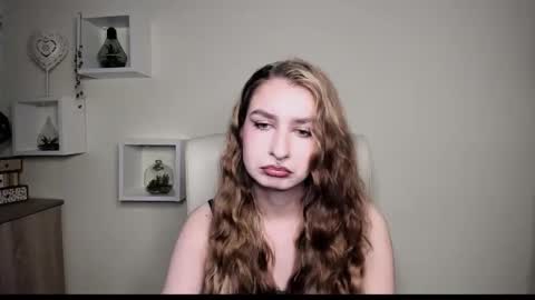 Snapshot of hot_1nina chatting on 10.29.25 NINA online show from 10.29.25