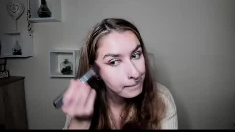 Snapshot of hot_1nina chatting on 11.04.25 NINA online show from 11.04.25