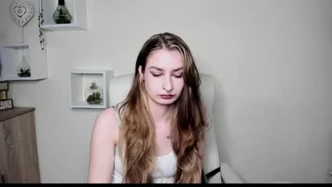 Snapshot of hot_1nina chatting on 11.05.25 NINA online show from 11.05.25