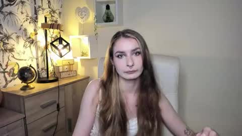 Snapshot of hot_1nina chatting on 11.13.25 NINA online show from 11.13.25