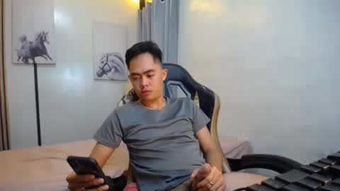 Snapshot of hot_8inchtwink chatting on 10.08.25 Rylle online show from 10.08.25