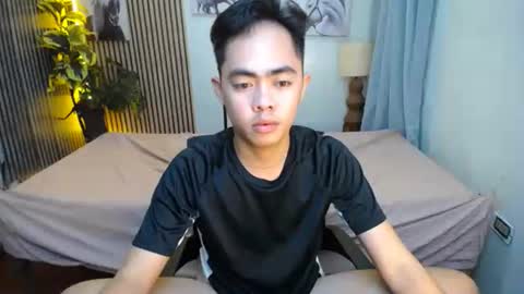 Snapshot of hot_8inchtwink chatting on 10.22.25 Rylle online show from 10.22.25