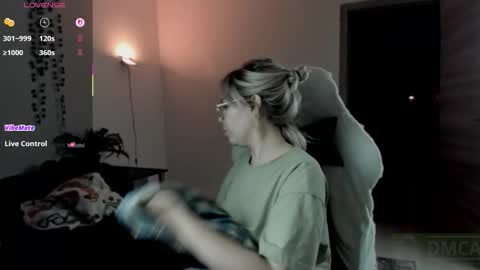 Snapshot of hot_babayaga chatting on 10.10.25 online show from 10.10.25