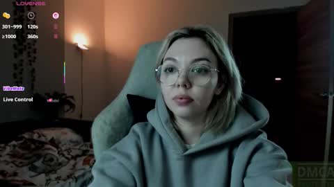 Snapshot of hot_babayaga chatting on 10.13.25 online show from 10.13.25