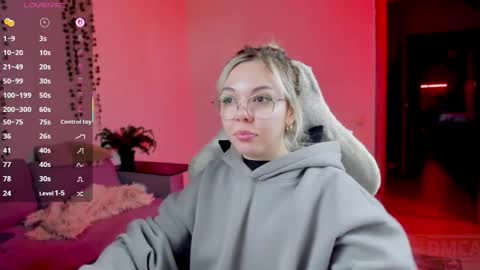 Snapshot of hot_babayaga chatting on 10.20.25 online show from 10.20.25