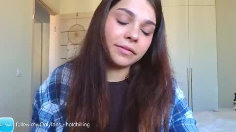 Snapshot of hot_chill__ chatting on 03.30.26 LiluCaroline online show from 03.30.26
