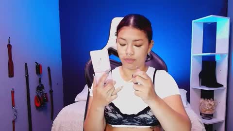 hot chocolate 4u online show from 11.15.25