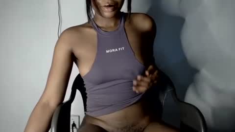 Snapshot of hot_chocoxxxx chatting on 10.18.25 sonia mis choco online show from 10.18.25