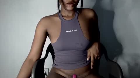 Snapshot of hot_chocoxxxx chatting on 10.19.25 sonia mis choco online show from 10.19.25