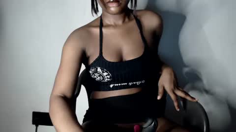 Snapshot of hot_chocoxxxx chatting on 10.27.25 sonia mis choco online show from 10.27.25