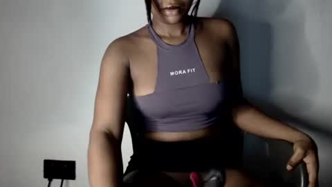 Snapshot of hot_chocoxxxx chatting on 11.02.25 sonia mis choco online show from 11.02.25