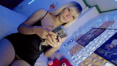 its me CLAUDIA online show from 02.28.25