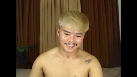 hot_emmanuel online show from 04.11.26