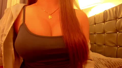 Snapshot of hot_fucking_lee chatting on 03.29.26 kelly lee online show from 03.29.26