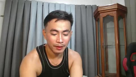 hot_khevin online show from 10.18.25