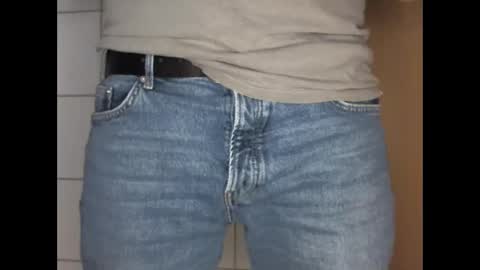 Snapshot of hot_lars chatting on 11.17.25 Lars online show from 11.17.25