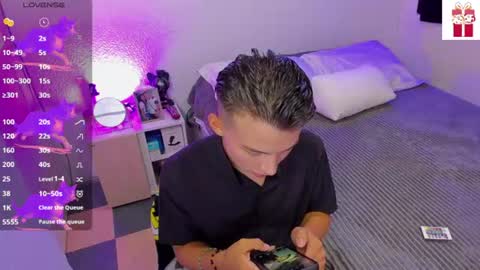 Snapshot of hot_latin_temptation chatting on 07.26.26 Alejandro online show from 07.26.26