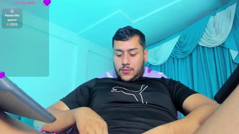 Snapshot of hot_latino_boy_ chatting on 11.19.25 Alejandro online show from 11.19.25