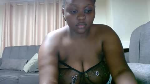 Linah online show from 09.18.25