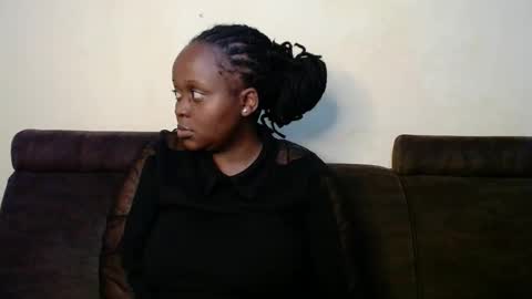 Snapshot of hot_linahh chatting on 11.02.25 Linah online show from 11.02.25