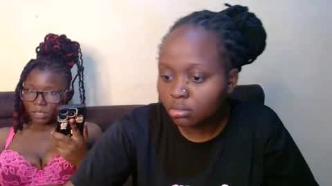 Snapshot of hot_linahh chatting on 11.15.25 Linah online show from 11.15.25