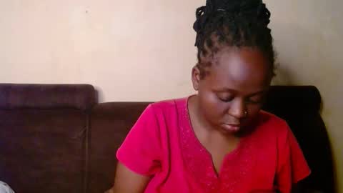 Snapshot of hot_linahh chatting on 11.16.25 Linah online show from 11.16.25