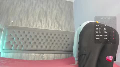 Snapshot of hot_miilf chatting on 01.05.25 AGATHA CONNORS online show from 01.05.25