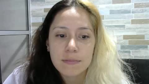 Mia online show from 09.12.25